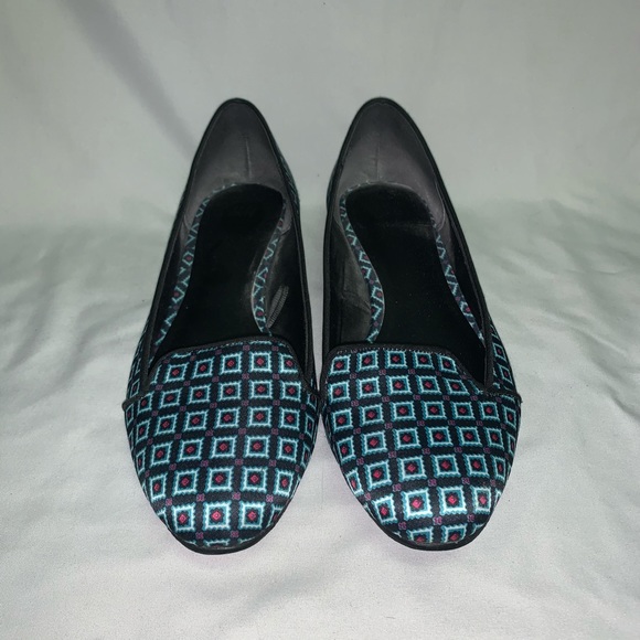 H&M Flats - Picture 2 of 5